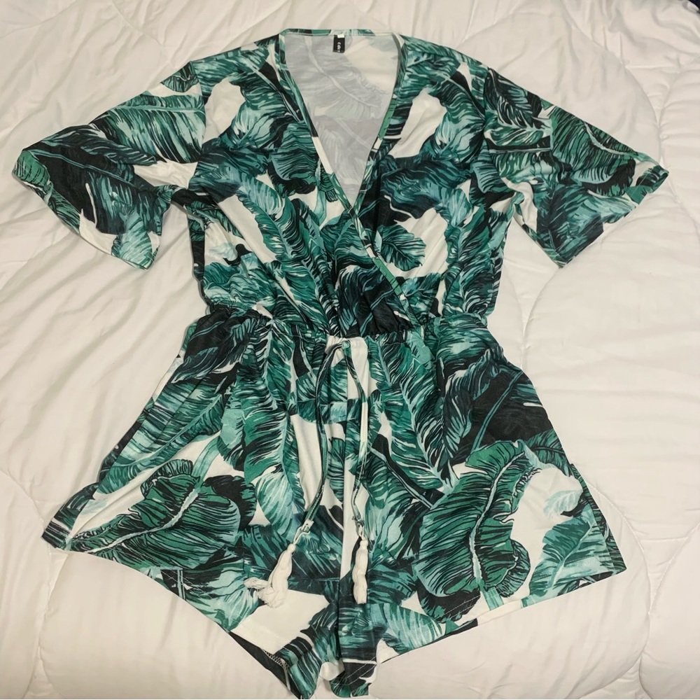 💫3/$20 Tropical Print Romper